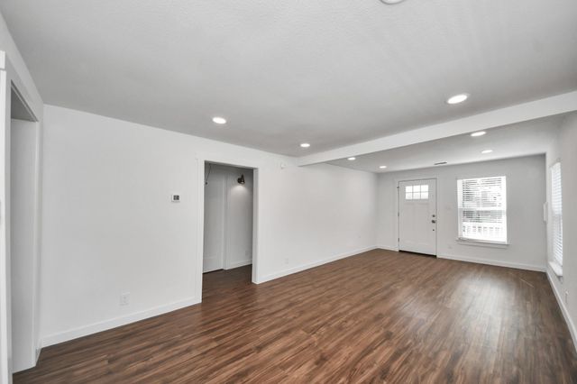 1015 E 32nd Street, Houston, TX 77022
