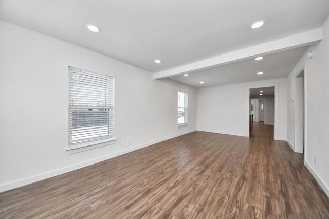 1015 E 32nd Street, Houston, TX 77022