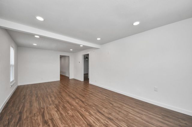 1015 E 32nd Street, Houston, TX 77022