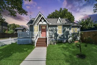 1015 E 32nd Street, Houston, TX 77022