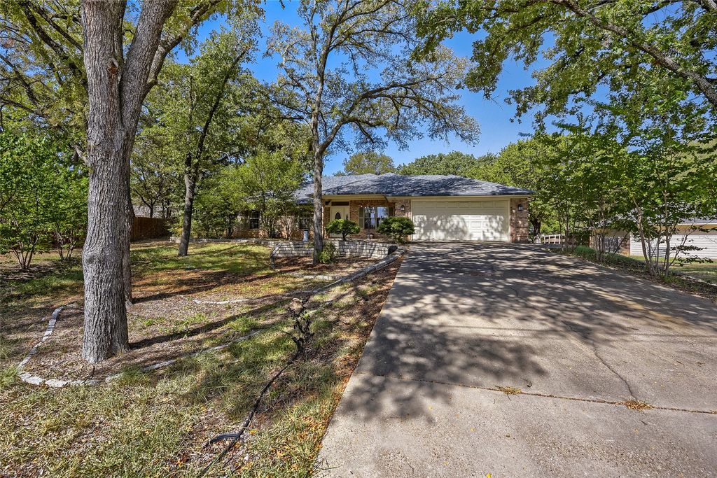 5008 Tahoka Drive, De Cordova, TX 76049 — photo 2