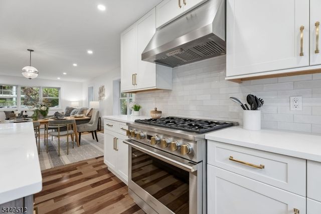 941 Lincoln Ave E, Cranford Twp., NJ 07016