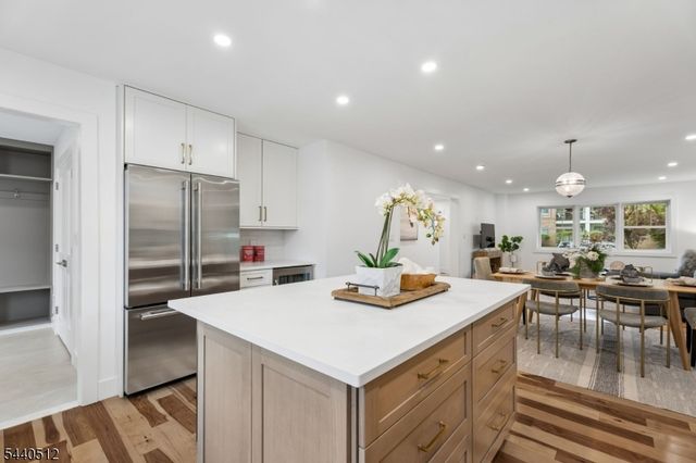 941 Lincoln Ave E, Cranford Twp., NJ 07016