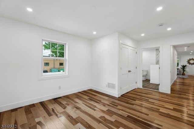 941 Lincoln Ave E, Cranford Twp., NJ 07016