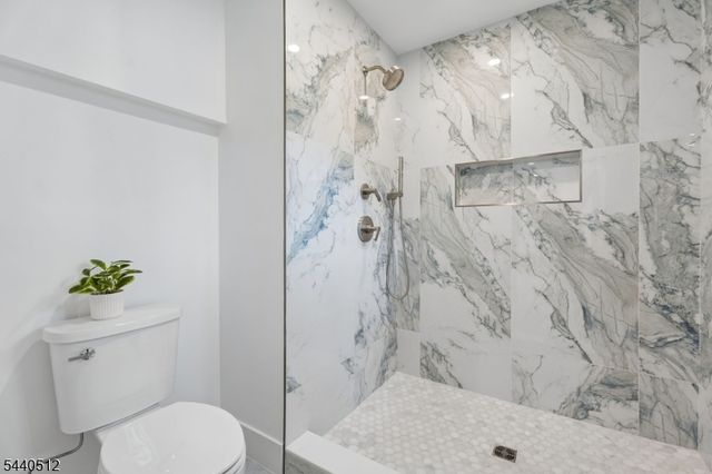 941 Lincoln Ave E, Cranford Twp., NJ 07016
