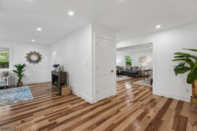 941 Lincoln Ave E, Cranford Twp., NJ 07016