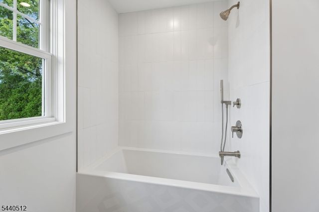941 Lincoln Ave E, Cranford Twp., NJ 07016
