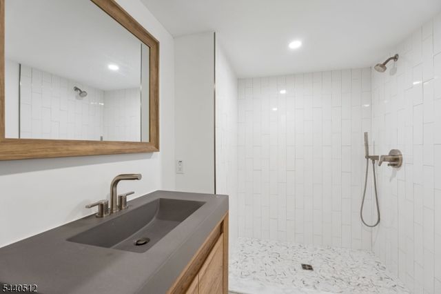 941 Lincoln Ave E, Cranford Twp., NJ 07016