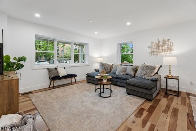 941 Lincoln Ave E, Cranford Twp., NJ 07016