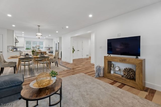941 Lincoln Ave E, Cranford Twp., NJ 07016