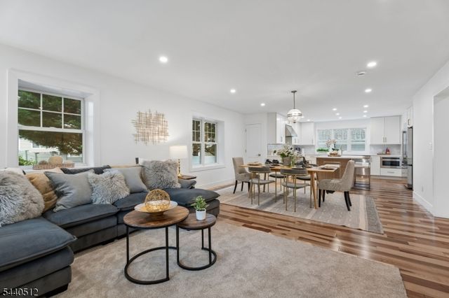 941 Lincoln Ave E, Cranford Twp., NJ 07016