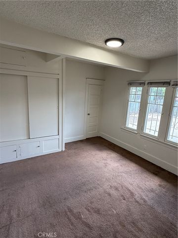 860 W 56th, Los Angeles, CA 90037
