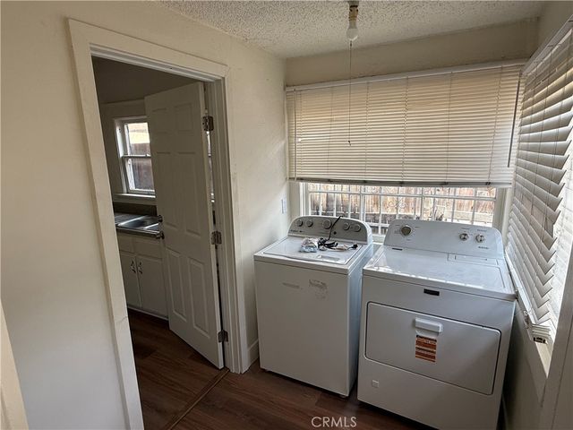 860 W 56th, Los Angeles, CA 90037