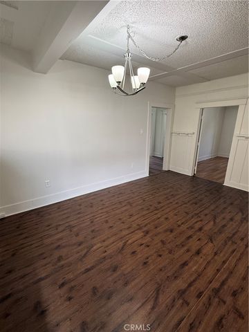 860 W 56th, Los Angeles, CA 90037