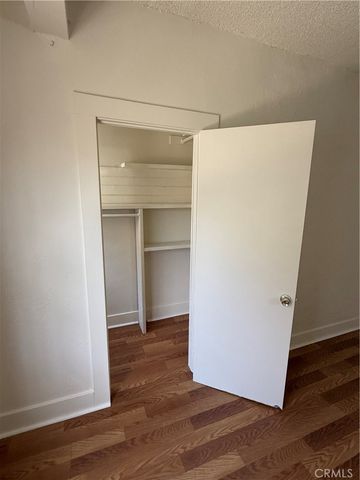 860 W 56th, Los Angeles, CA 90037
