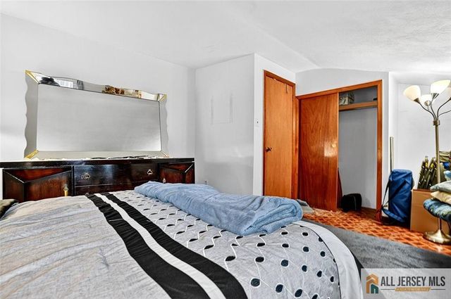 84 S Inman Avenue, Avenel, NJ 07001