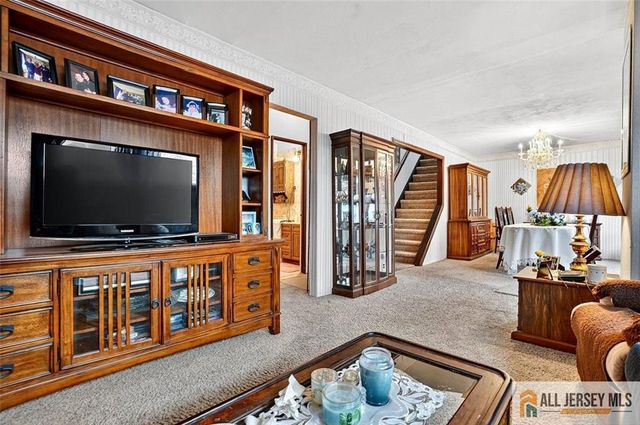 84 S Inman Avenue, Avenel, NJ 07001