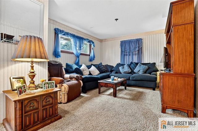 84 S Inman Avenue, Avenel, NJ 07001