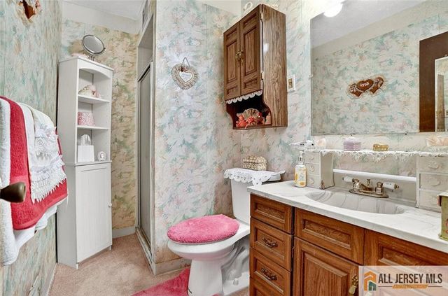 84 S Inman Avenue, Avenel, NJ 07001