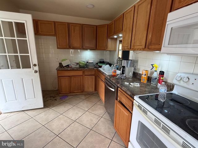 2622 GROVETON ST, Alexandria, VA 22306