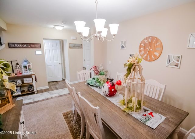 261 Boulders West Dr, Shepherdsville, KY 40165