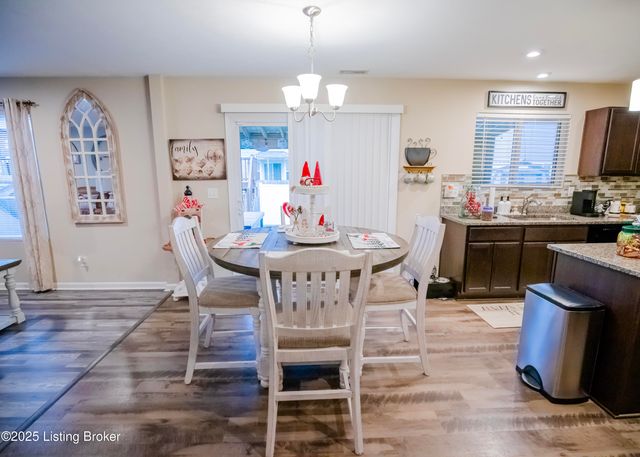 261 Boulders West Dr, Shepherdsville, KY 40165