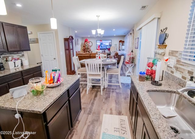 261 Boulders West Dr, Shepherdsville, KY 40165