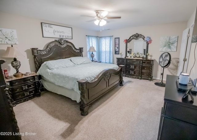 261 Boulders West Dr, Shepherdsville, KY 40165