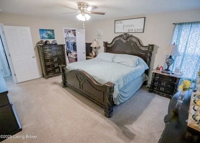 261 Boulders West Dr, Shepherdsville, KY 40165