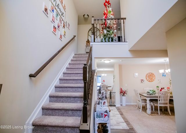 261 Boulders West Dr, Shepherdsville, KY 40165