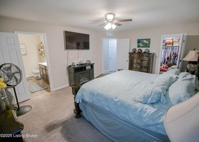 261 Boulders West Dr, Shepherdsville, KY 40165