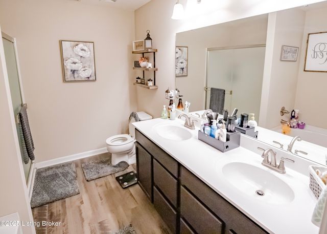 261 Boulders West Dr, Shepherdsville, KY 40165