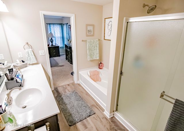 261 Boulders West Dr, Shepherdsville, KY 40165