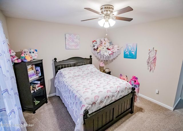 261 Boulders West Dr, Shepherdsville, KY 40165