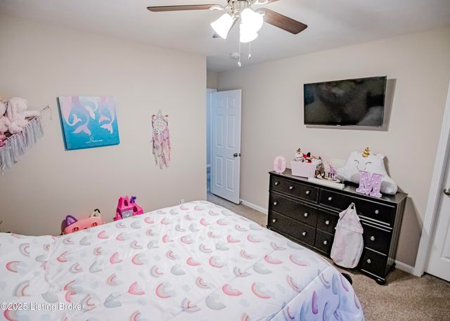 261 Boulders West Dr, Shepherdsville, KY 40165