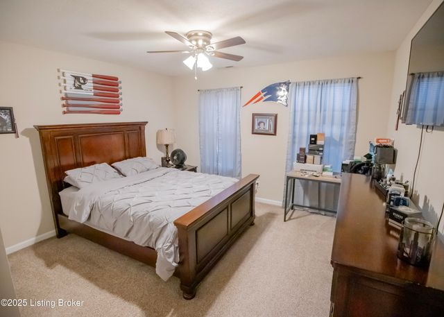 261 Boulders West Dr, Shepherdsville, KY 40165