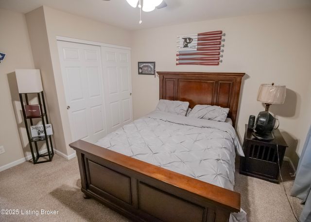 261 Boulders West Dr, Shepherdsville, KY 40165