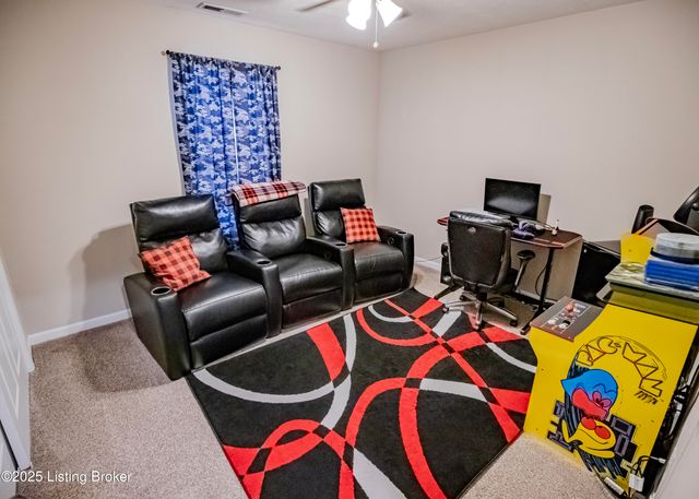 261 Boulders West Dr, Shepherdsville, KY 40165