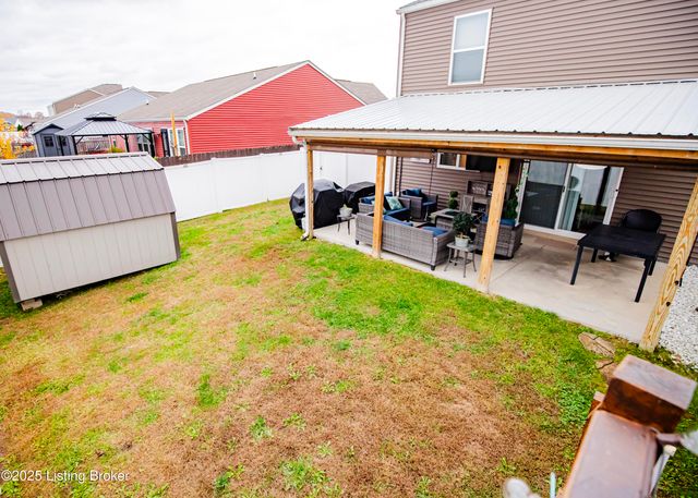 261 Boulders West Dr, Shepherdsville, KY 40165