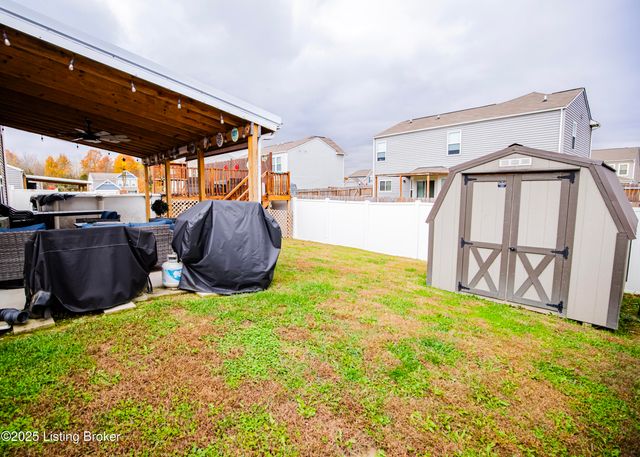 261 Boulders West Dr, Shepherdsville, KY 40165