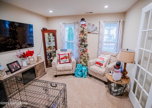 261 Boulders West Dr, Shepherdsville, KY 40165