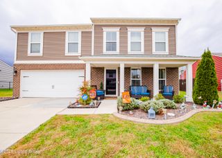 261 Boulders West Dr, Shepherdsville, KY 40165