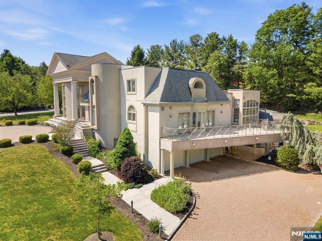 1 Brighton Court, Livingston, NJ 07039