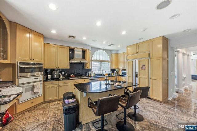 1 Brighton Court, Livingston, NJ 07039