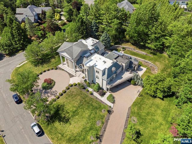 1 Brighton Court, Livingston, NJ 07039