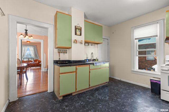 1217 W GILBERT Avenue, Peoria, IL 61604