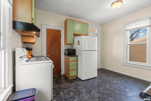 1217 W GILBERT Avenue, Peoria, IL 61604