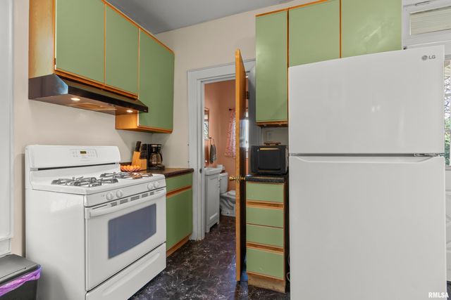 1217 W GILBERT Avenue, Peoria, IL 61604