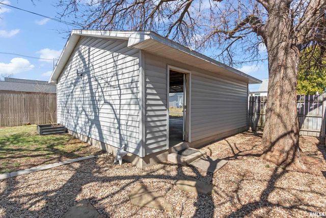 1217 W GILBERT Avenue, Peoria, IL 61604