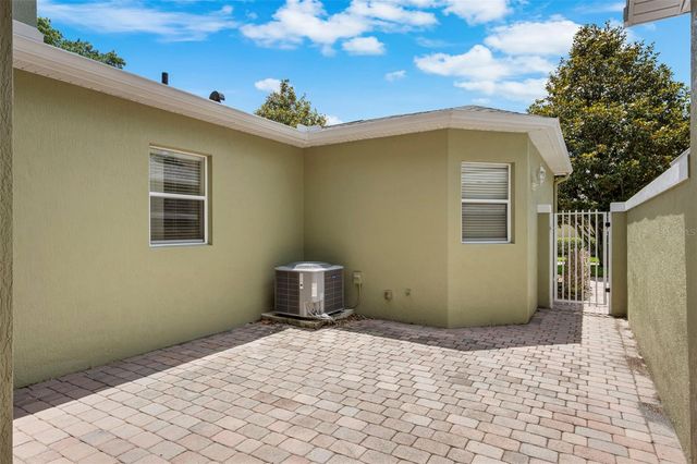 6528 HELMSLEY CIRCLE, Windermere, FL 34786